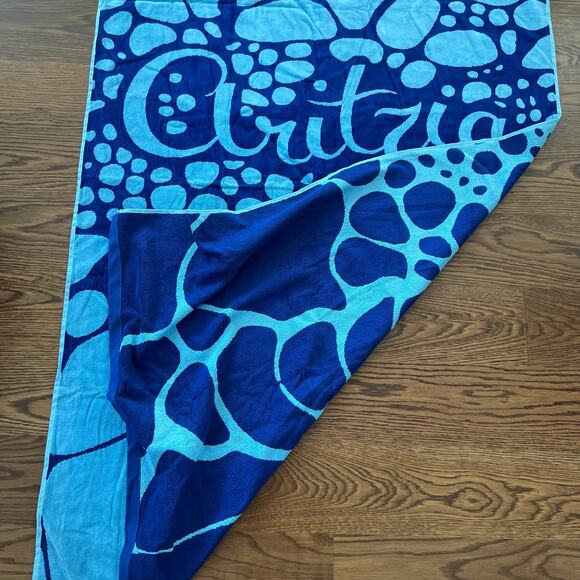 Aritzia Sorel out jumbo beach towel - Picture 4 of 8